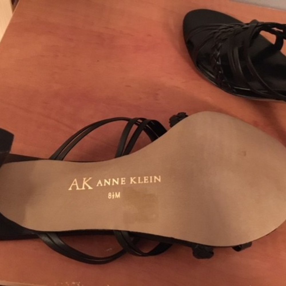 Shoes - Picture 2 of 6